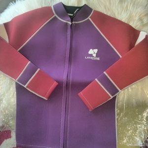 Ladies... brand new wetsuit zippered jacket...size medium...Layatone brand